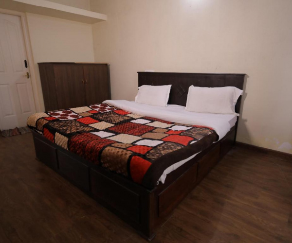 https://www.cottagesooty.in/6-bedroom-cottages-in-ooty.html